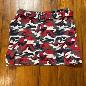 36 Point 5 Skirt Camo
B2